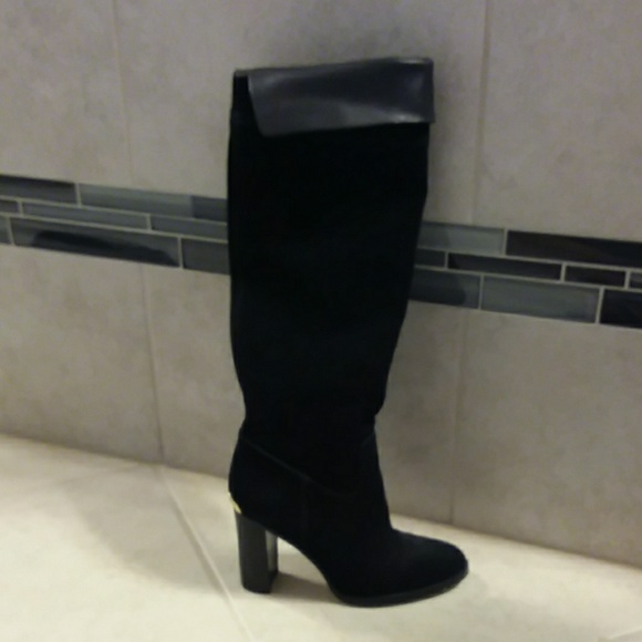 Boots - Picture 3 of 6